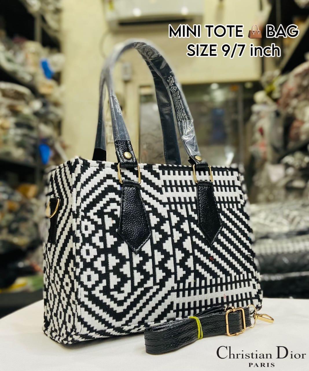 MINI TOTE COMES SLING BAG Black strip 2